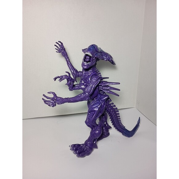 Lanard Alien Collection Queen Action Figure Xenomorph Purple Jointed Figurine - Picture 3 of 12